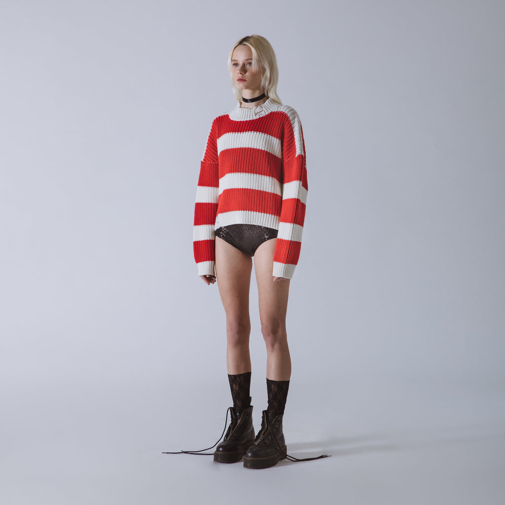 Cropped round neck sweater in knit with neogrunge stripes