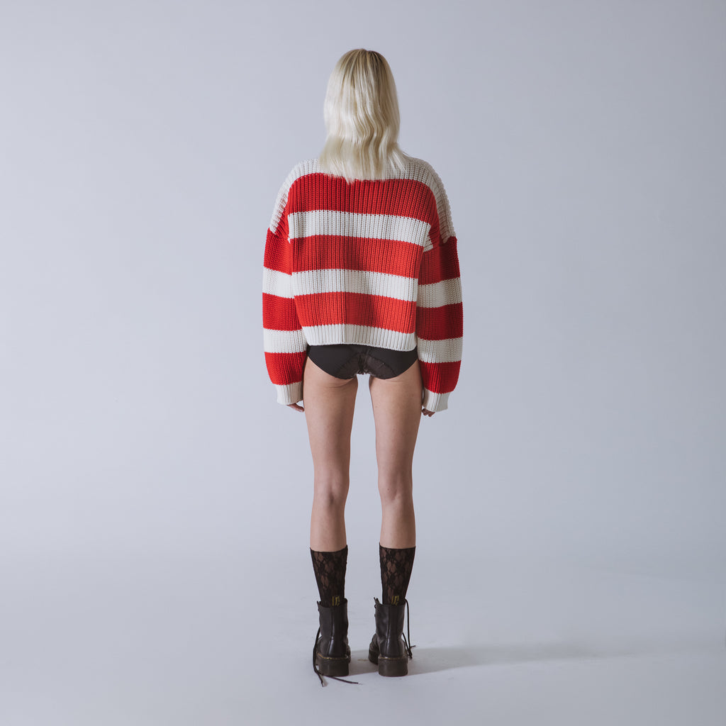Cropped round neck sweater in knit with neogrunge stripes