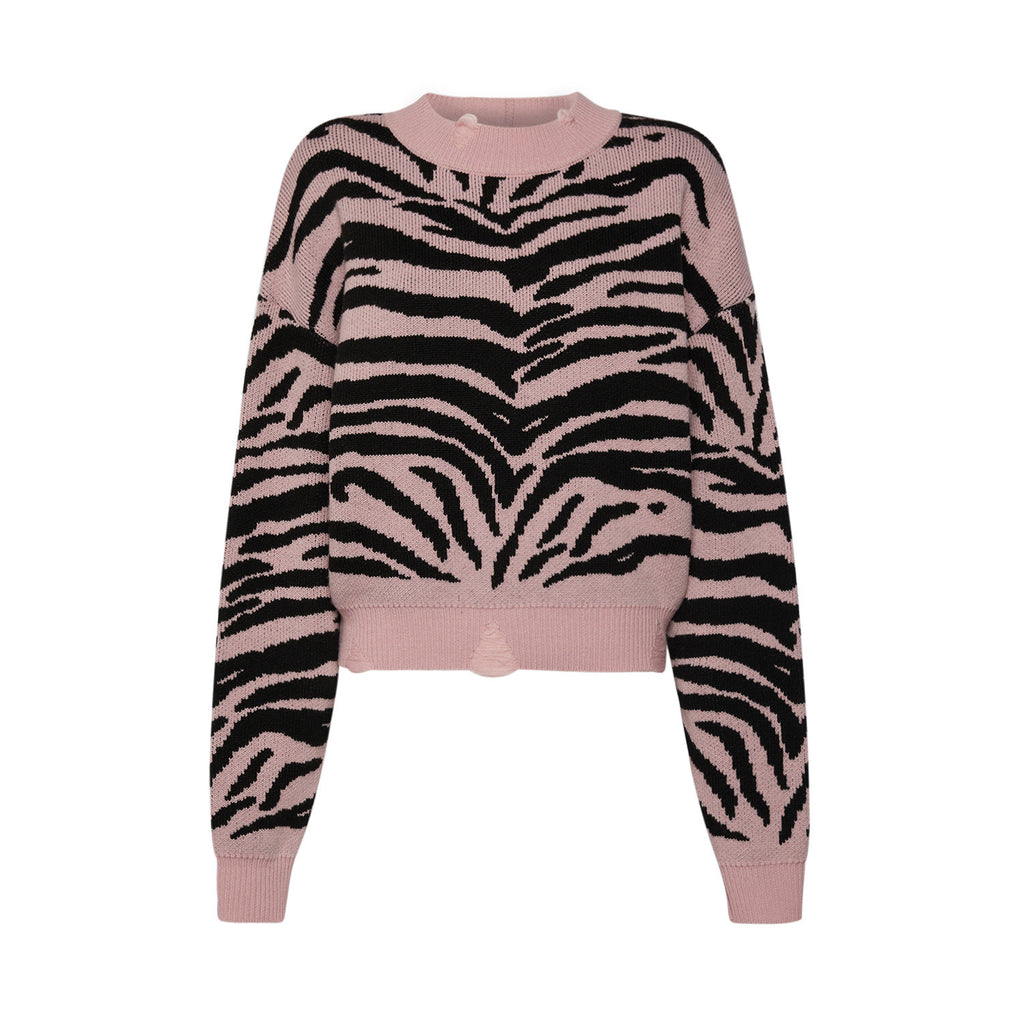 Sveta Milano pink and black wool sweater Denver. Chunky sweater. Chunky knit sweater. Cropped sweater.  Knitwear sweater. Women chunky sweater. Tiger sweater. Luxury fashion. Timeless fashion. Sustainable fashion. Slow fashion. Luxury clothing brands. Cool clothing brands. Sustainable clothing brands. Pullover damen. Strickwaren. Pullover. Damen pullover. Strickwaren. Grunge kleidung. Grob gestrickter pullover. Strickpullover. Strickpullover damen. Pull rock and roll. Glam rock. Glam rock fashion. 